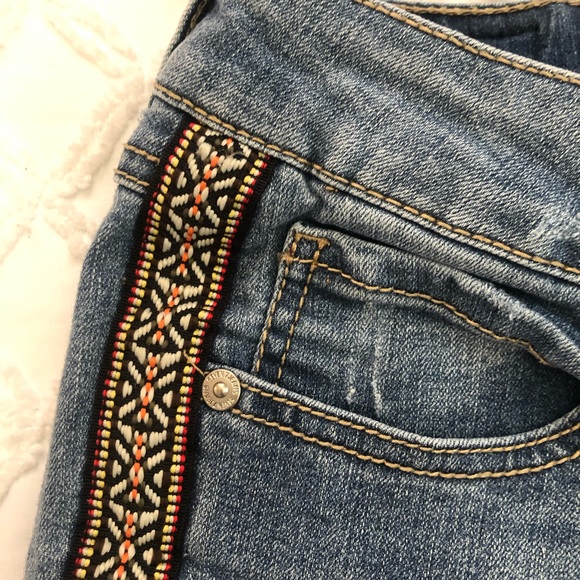 Seven cropped capris with tribal stripe - Picture 2 of 2